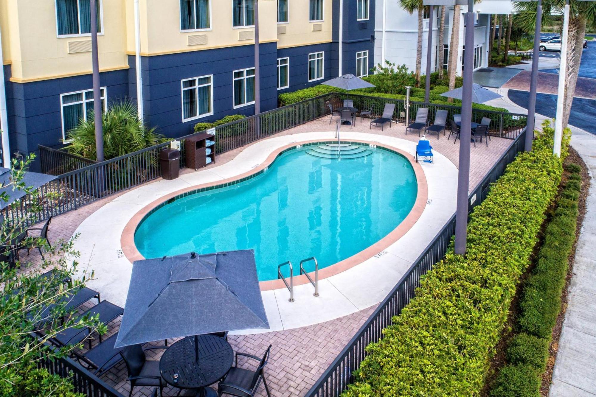 Fairfield Inn And Suites By Marriott Naples Exterior photo