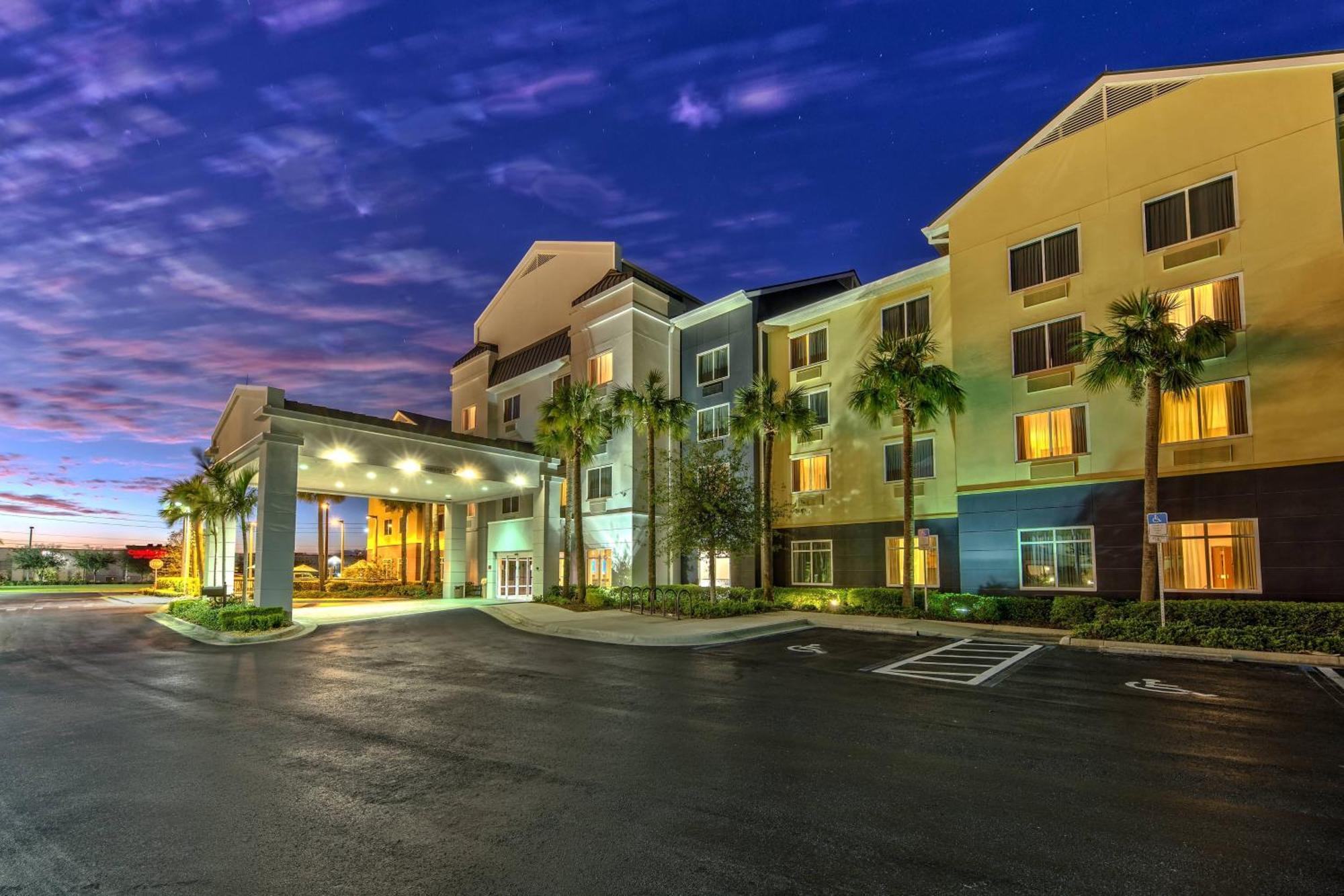 Fairfield Inn And Suites By Marriott Naples Exterior photo