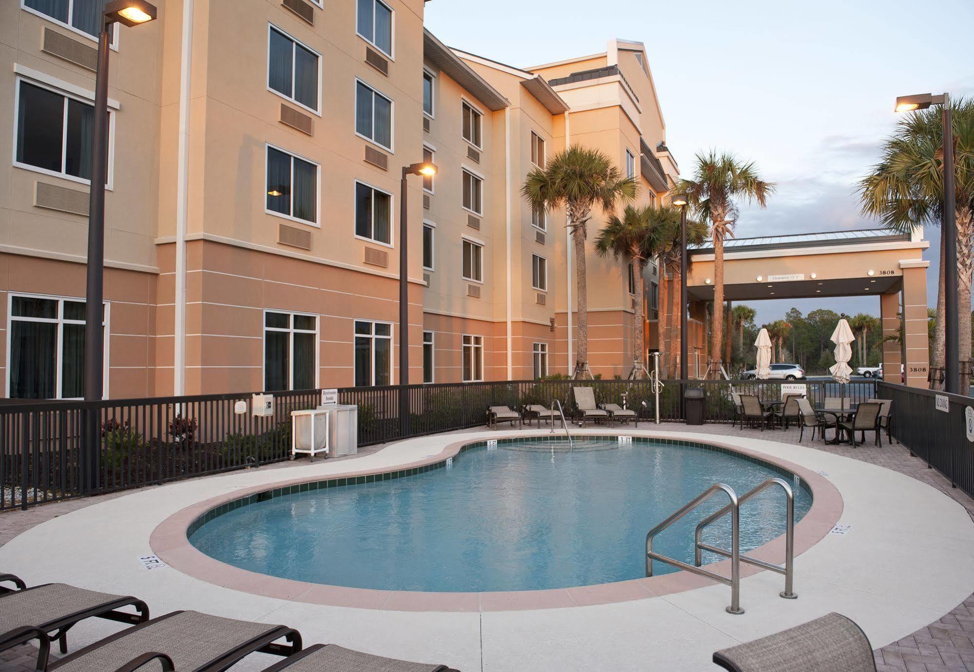 Fairfield Inn And Suites By Marriott Naples Exterior photo