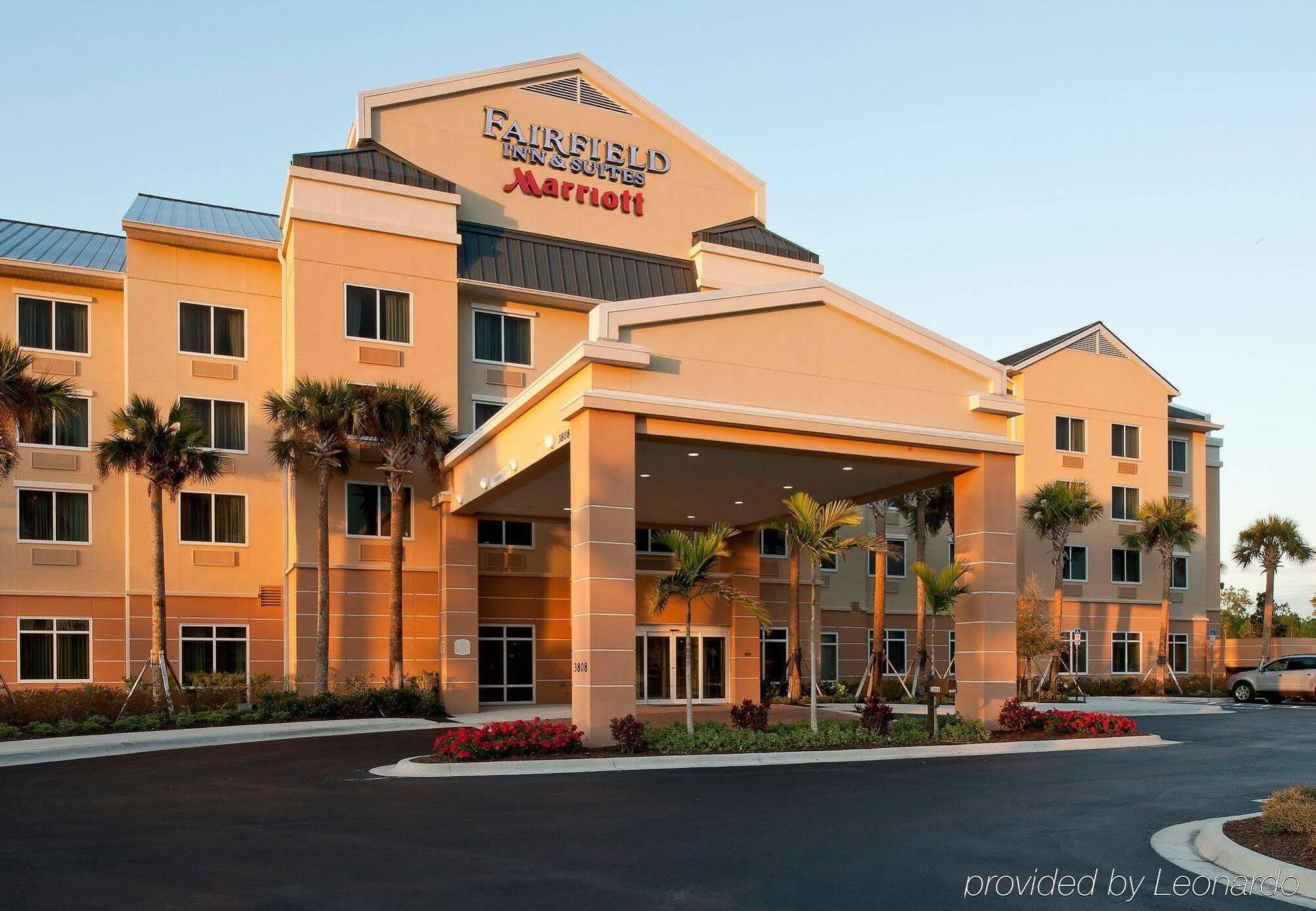 Fairfield Inn And Suites By Marriott Naples Exterior photo